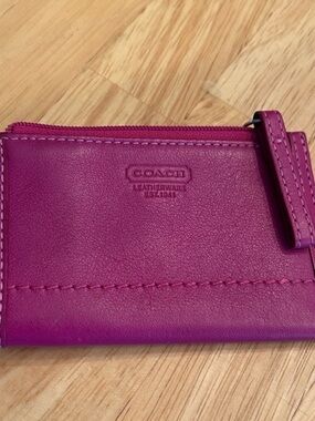 Coach Fuchsia pink Leather Zip Card Case Keyring change purse